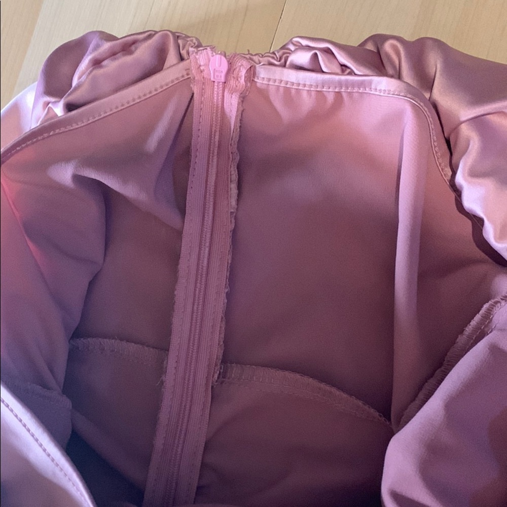 Like new Elegant Pink Off-Shoulder Dress - Picture 5 of 9